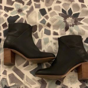 Soludos black heeled bootie